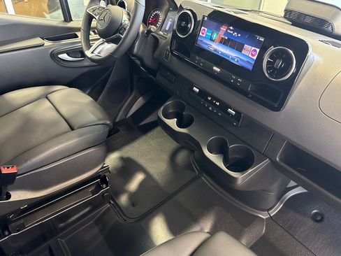 New 2026 Mercedes-Benz Sprinter 2500 image 15
