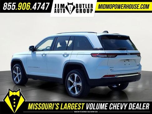 Used 2023 Jeep Grand Cherokee Limited w/ Luxury Tech Group II AWD/4WD image 4
