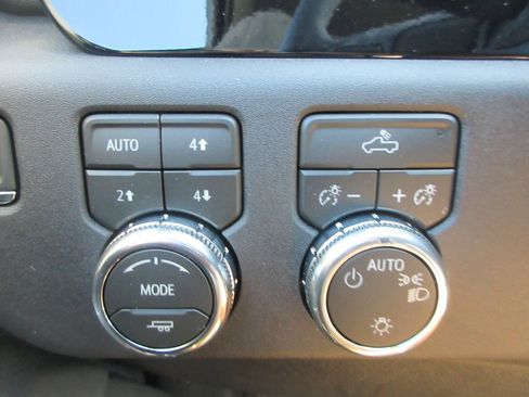 New 2026 GMC Sierra 1500 SLE AWD/4WD image 16