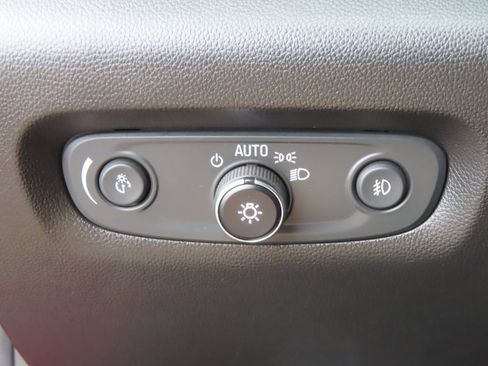 Used 2019 Chevrolet Traverse LT w/ LPO, Floor Liner Package image 18