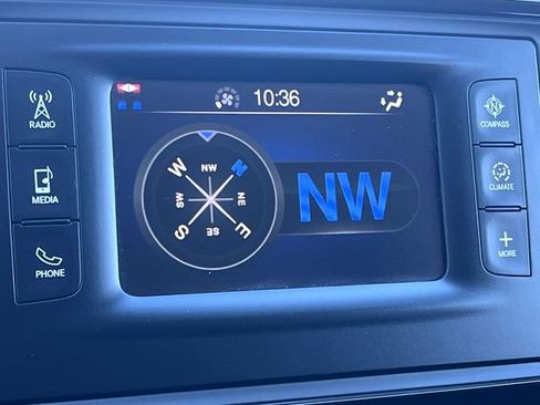 Used 2017 Chrysler Pacifica Touring FWD image 21