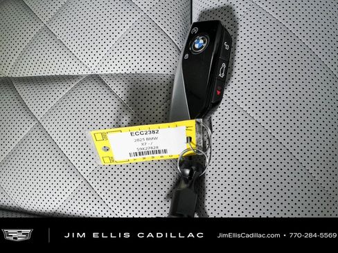 Used 2025 BMW X7 xDrive40i w/ M Sport Package AWD/4WD image 27