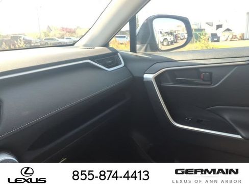 Used 2025 Toyota RAV4 LE AWD/4WD image 23