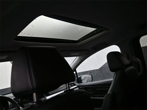 Used 2024 Honda Odyssey EX-L image 2