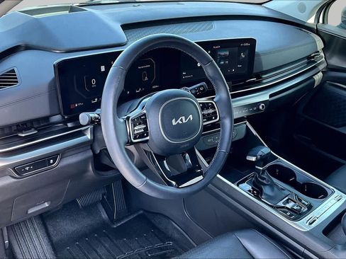 Certified 2025 Kia Carnival SX Prestige FWD image 18