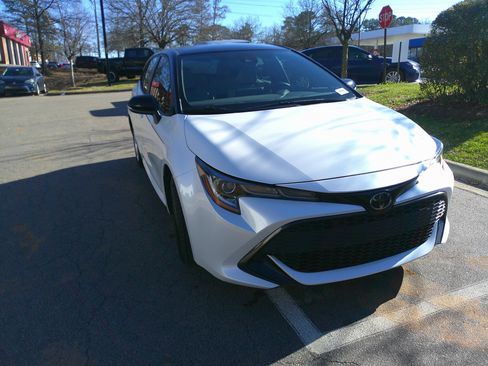 Used 2022 Toyota Corolla SE image 2