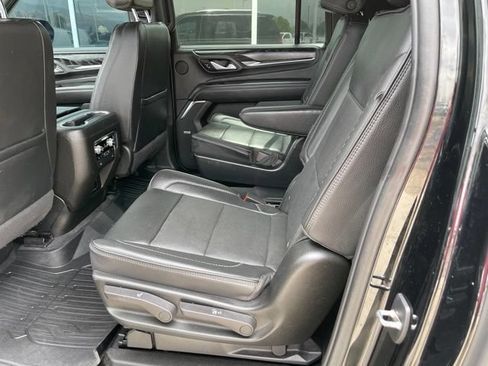 Used 2022 GMC Yukon XL Denali AWD/4WD image 13