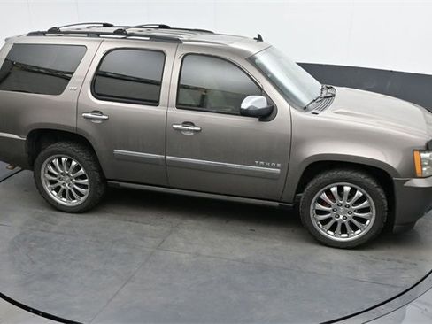 Used 2011 Chevrolet Tahoe LTZ image 19
