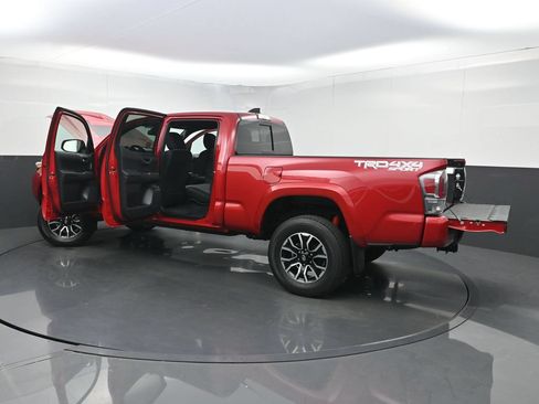 Used 2022 Toyota Tacoma TRD Sport w/ Technology Package AWD/4WD image 37