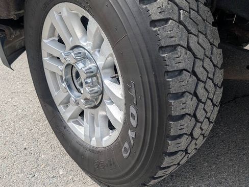 Used 2019 Ford F350 XLT w/ Camper Package AWD/4WD image 11