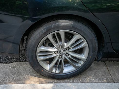 Used 2017 Toyota Camry SE FWD image 13