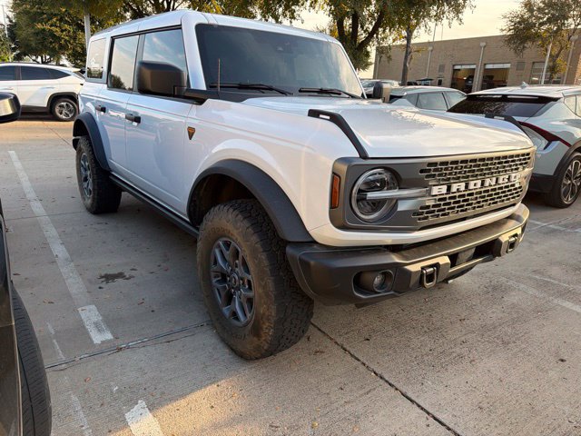 Used 2025 Ford Bronco Badlands AWD/4WD image 3