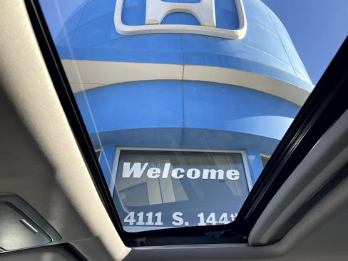 Used 2017 Honda CR-V EX-L image 11