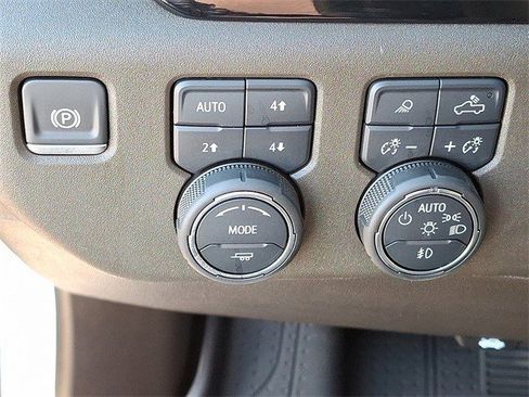 Certified 2024 Chevrolet Silverado 1500 LTZ w/ LTZ Convenience Package II image 28