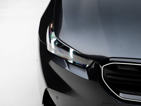 Used 2025 BMW M5 w/ M Driver's Package AWD/4WD image 12