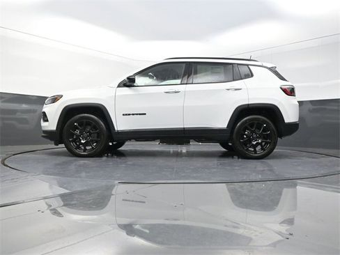 New 2026 Jeep Compass Latitude image 20