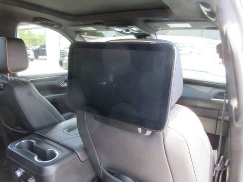 Used 2024 GMC Yukon XL AT4 w/ Technology Package AWD/4WD image 15