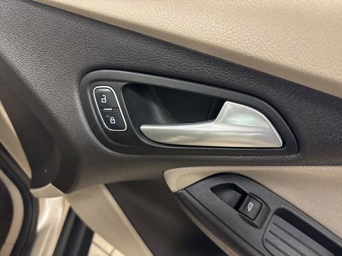 Used 2017 Ford Focus SE image 27