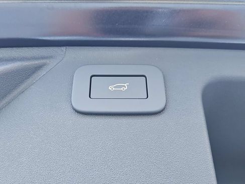 New 2026 Land Rover Discovery Sport Landmark AWD/4WD image 12
