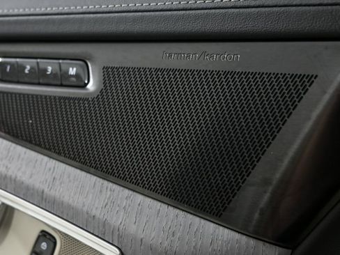 Used 2026 Volvo XC90 B6 Ultra w/ Protection Package AWD/4WD image 9