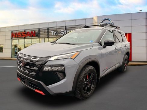 Certified 2025 Nissan Rogue SV image 2