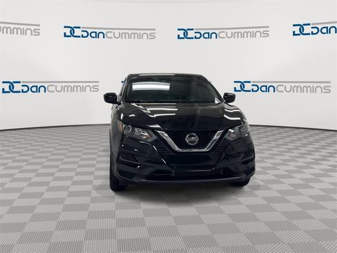 Used 2020 Nissan Rogue Sport S image 3