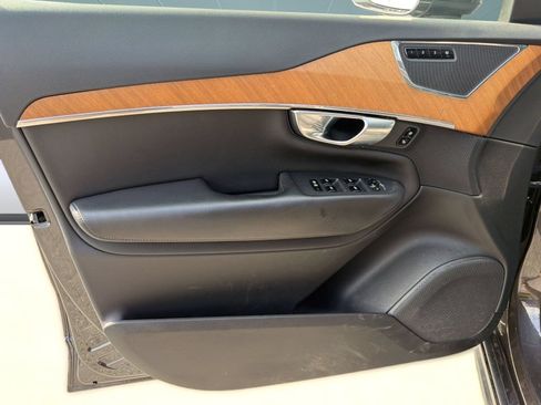 Certified 2023 Volvo XC90 B6 Plus AWD/4WD image 13