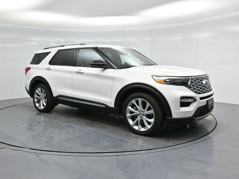 Certified 2022 Ford Explorer Platinum w/ Technology Package image 27