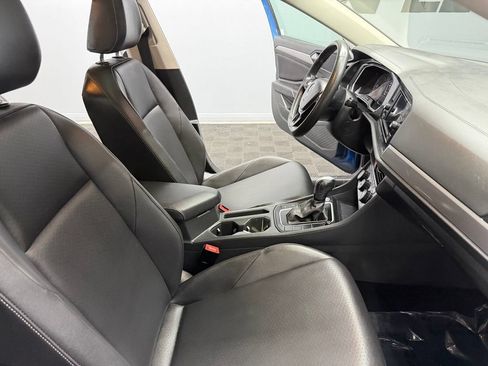 Used 2020 Volkswagen Jetta SE w/ SE Cold Weather Package FWD image 48