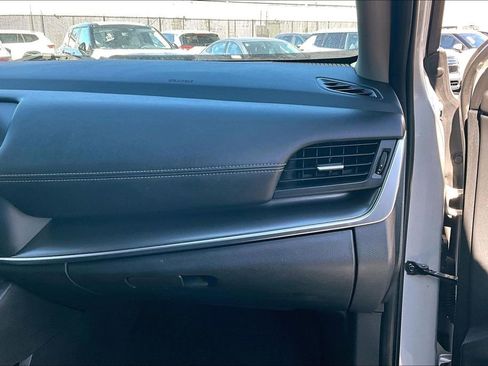 Used 2024 Nissan Rogue SV image 26