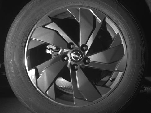 Used 2025 Nissan Rogue SV FWD image 15