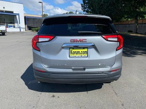 Used 2024 GMC Terrain SLE AWD/4WD image 4