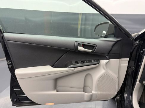 Used 2013 Toyota Camry LE FWD image 13