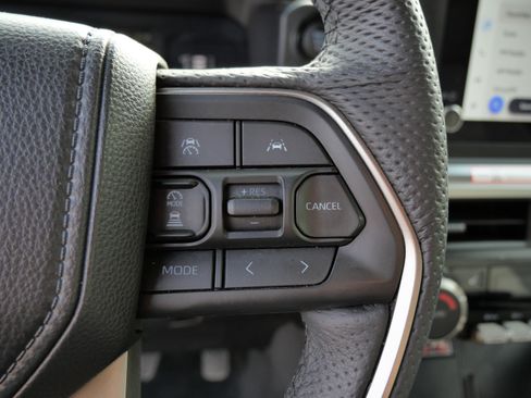 Certified 2025 Toyota Tacoma SR5 AWD/4WD image 29