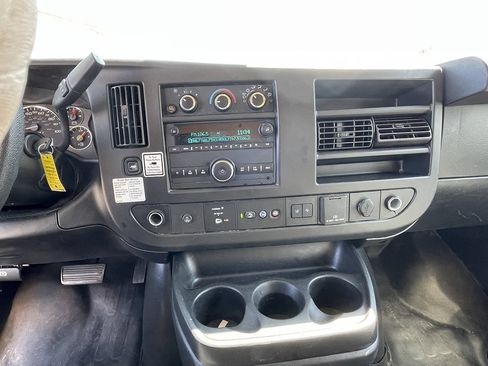 Used 2021 GMC Savana 3500 Extended w/ Power Convenience Package RWD image 31