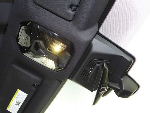 Used 2023 BMW iX xDrive50 w/ Sport Package image 16