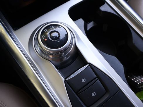 Used 2024 Ford Explorer Limited image 20