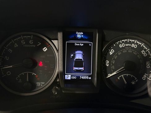 Used 2019 Toyota Tacoma TRD Sport w/ Technology Package AWD/4WD image 13