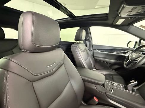Used 2023 Cadillac XT5 Premium Luxury w/ LPO, Floor Liner Package AWD/4WD image 30