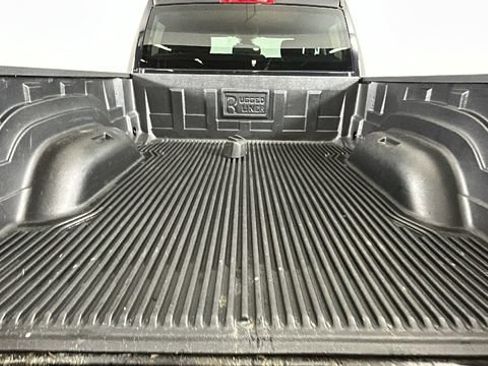 Used 2022 RAM 1500 Classic SLT AWD/4WD image 28