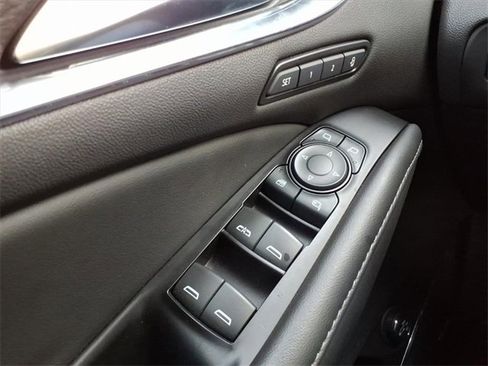 Used 2023 Buick Enclave Avenir w/ Avenir Technology Package image 16