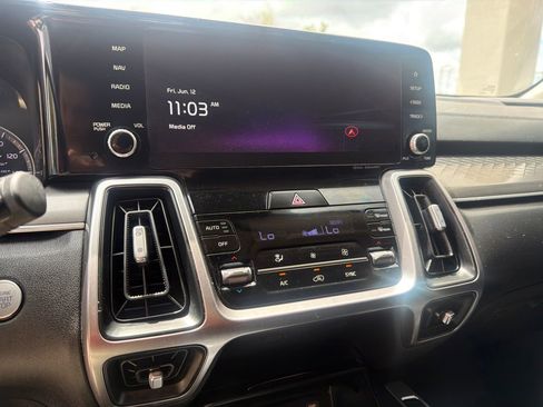 Used 2023 Kia Sorento S w/ Panoramic Sunroof Package FWD image 13