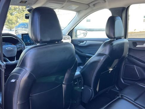 Used 2024 Ford Escape Platinum image 35