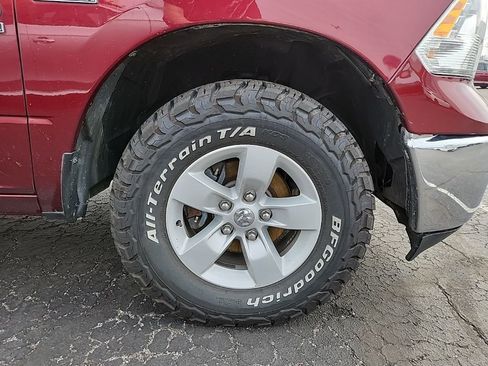 Used 2019 RAM 1500 Classic SLT AWD/4WD image 11
