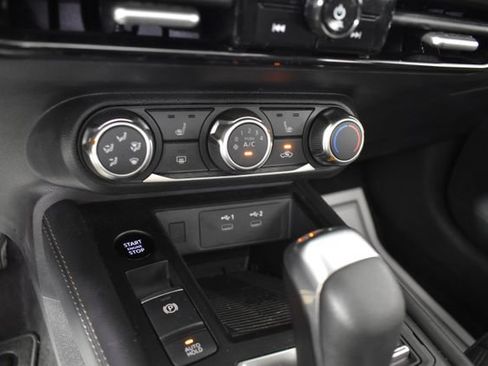 Used 2025 Nissan Kicks SV w/ SV Premium Package AWD/4WD image 16