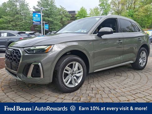 Used 2023 Audi Q5 2.0T Premium w/ Convenience Package AWD/4WD image 3