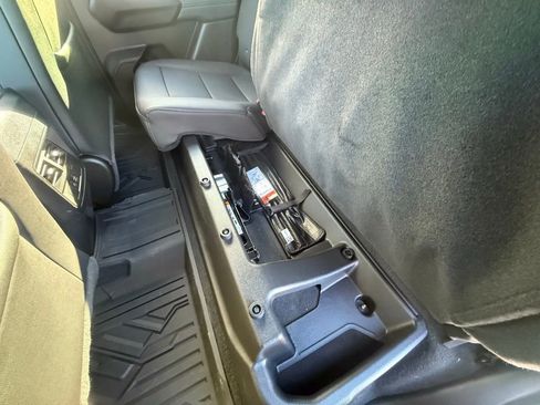 Used 2024 Chevrolet Colorado LT w/ LT Convenience Package III image 26