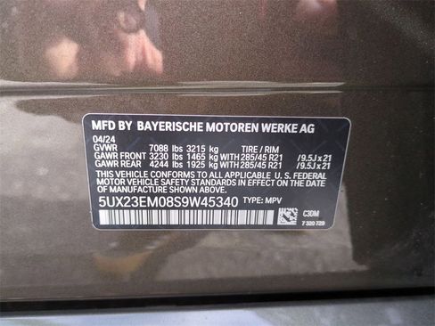 Certified 2025 BMW X7 xDrive40i w/ M Sport Package image 29