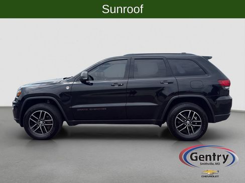 Used 2018 Jeep Grand Cherokee Trailhawk AWD/4WD image 3