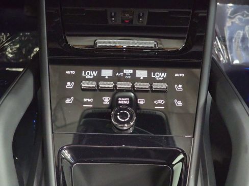 New 2026 Porsche Cayenne image 19